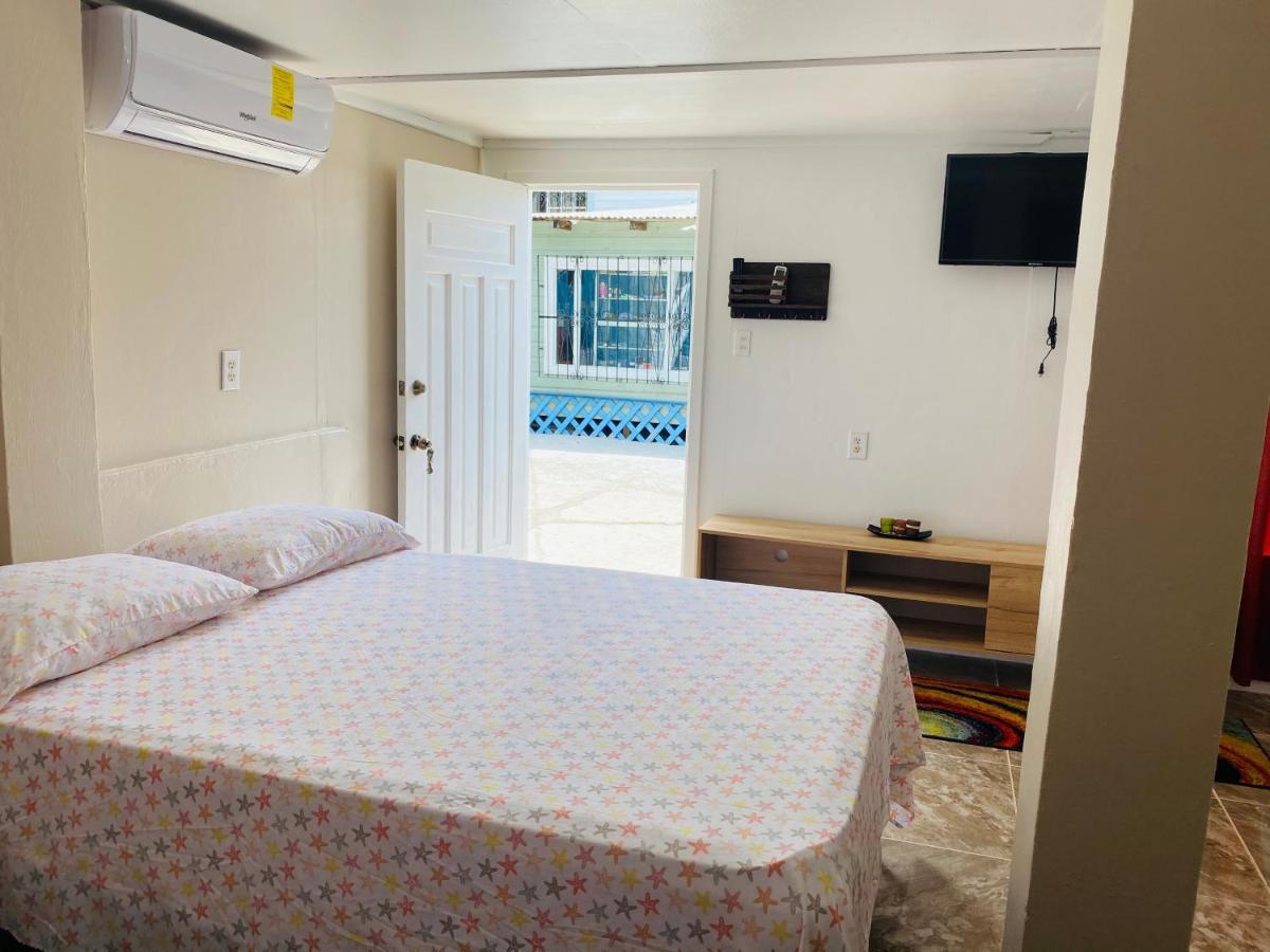 Blue Sky Rentals Утила Екстериор снимка